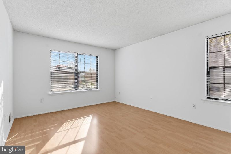 30 Voscek Ct - Photo 5 of 12