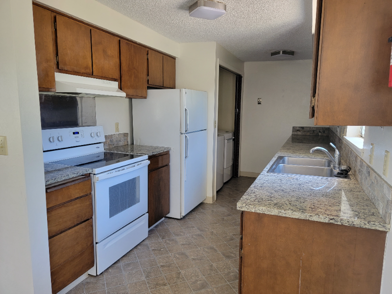 20667 Antrim Dr #3 - Photo 7 of 13