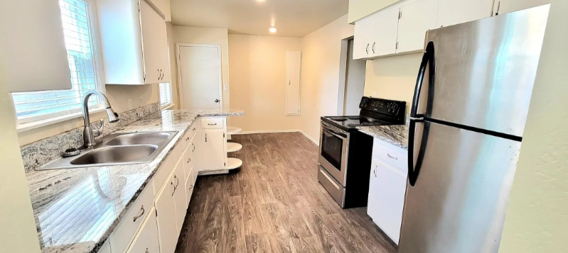 819 N Idaho St - Photo 4 of 20