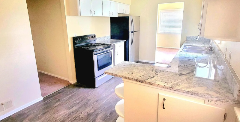 819 N Idaho St - Photo 5 of 20