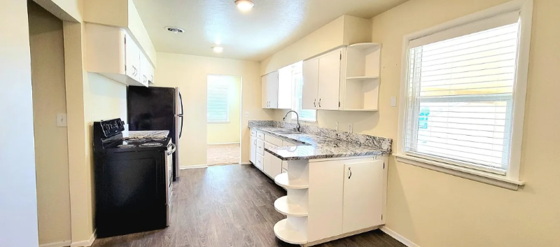 819 N Idaho St - Photo 6 of 20