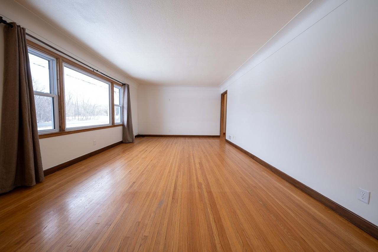 22925 Oakdale Dr #1 - Photo 4 of 38