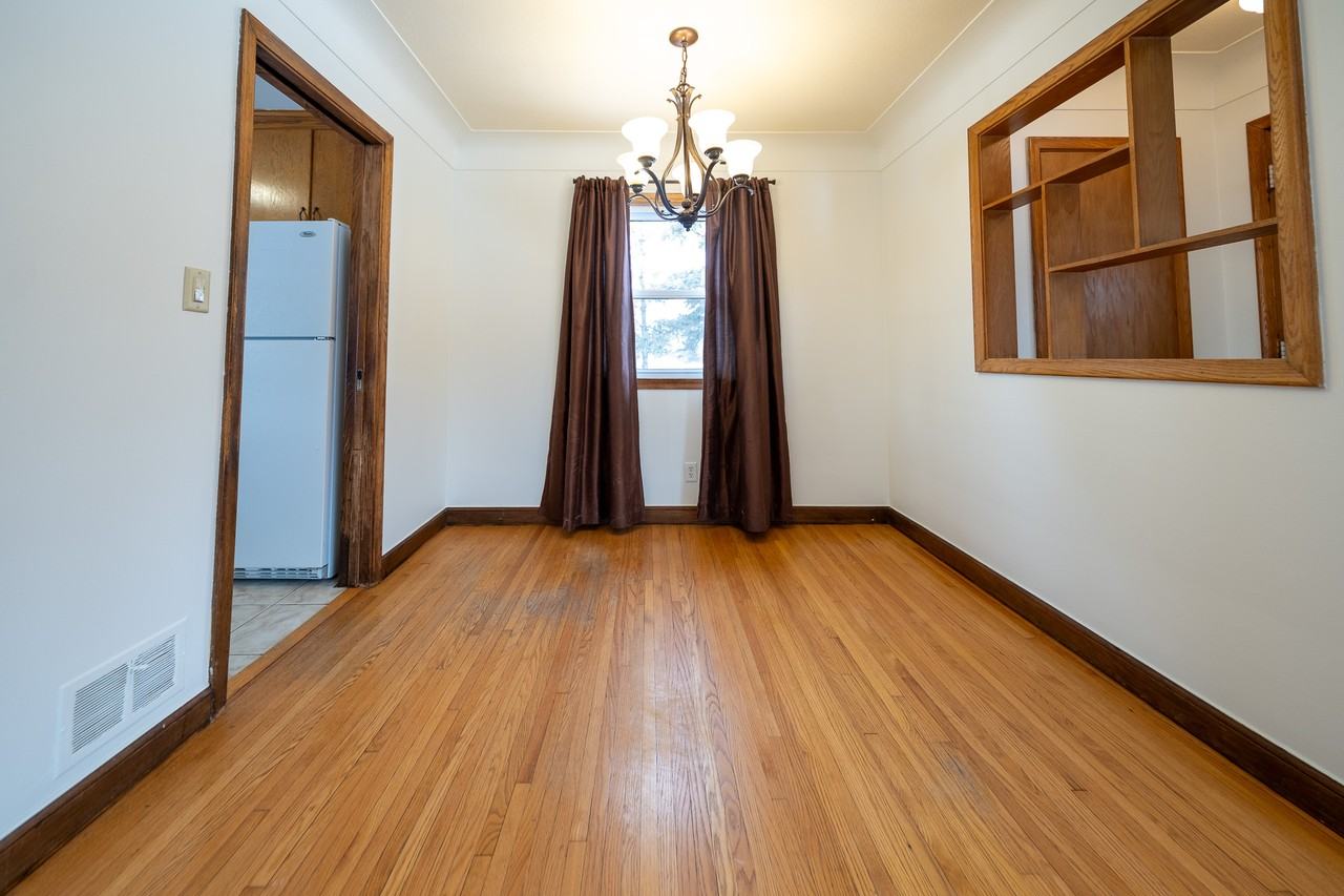 22925 Oakdale Dr #1 - Photo 5 of 38