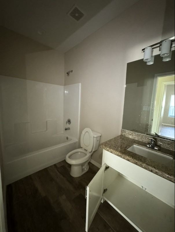 1801 W Harrison St #4 - Photo 5 of 10