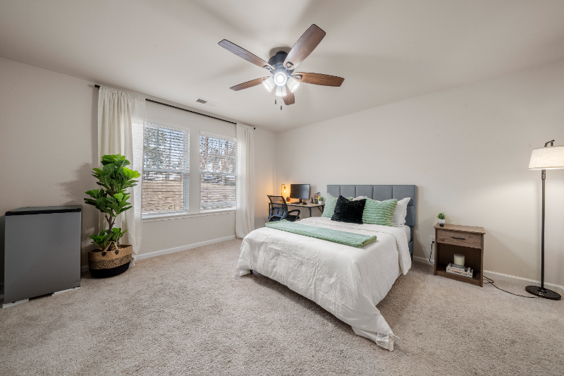 13416 Alpine Dr - Photo 2 of 10