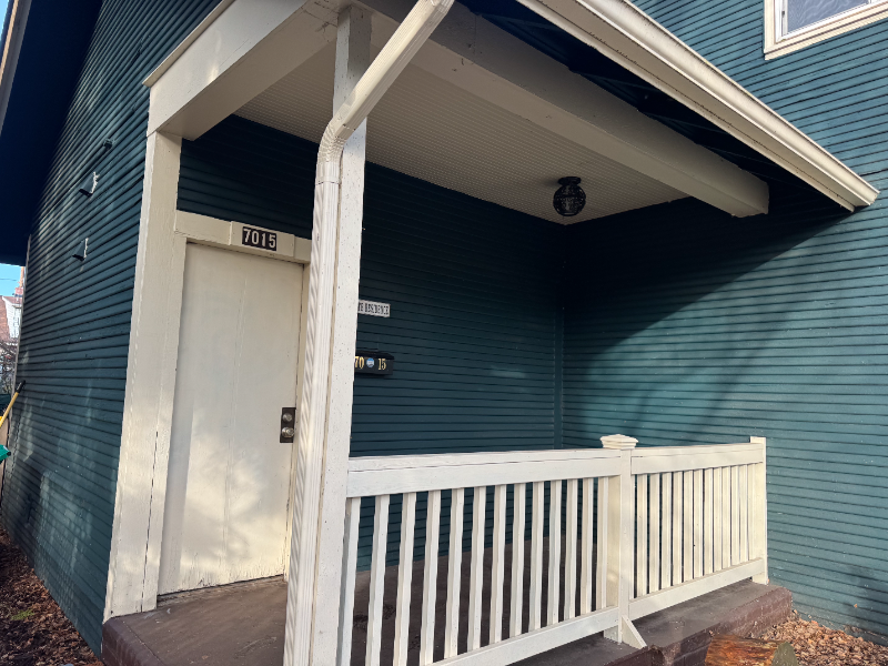 7105 N Greeley Ave #B - Photo 6 of 7