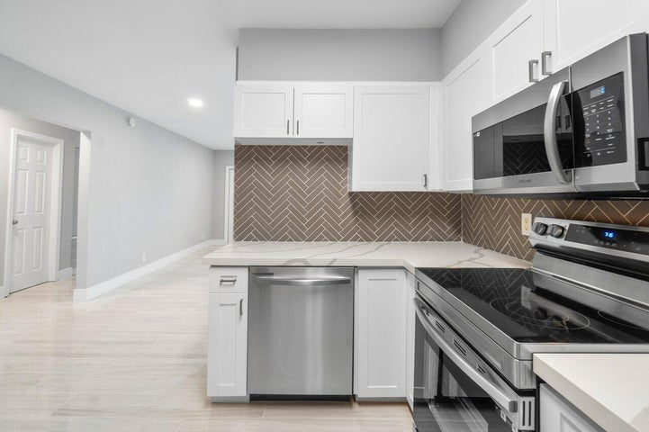 3048 N Dixie Hwy Highway - Photo 3 of 7