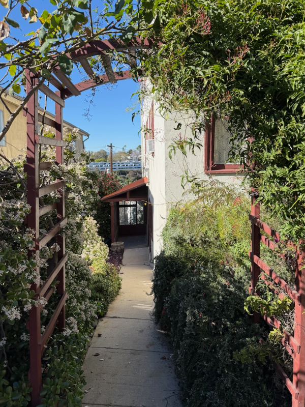 1086 W Kensington Rd #1086 - Photo 2 of 14