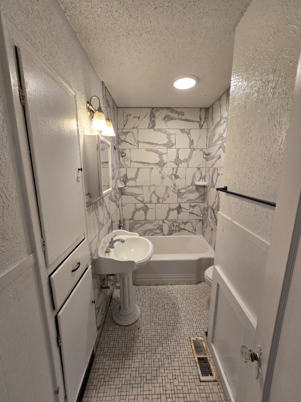 1523 N Barta Ave - Photo 4 of 8