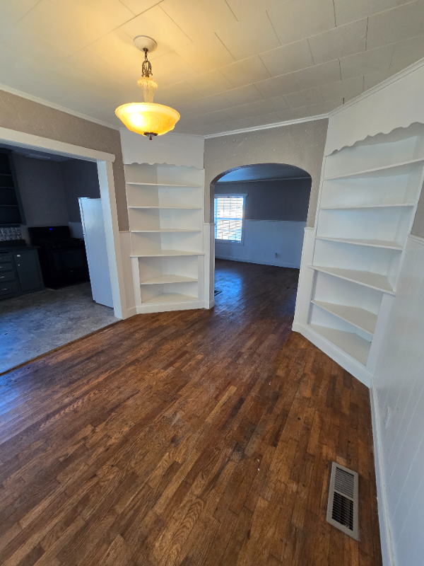 1523 N Barta Ave - Photo 7 of 8