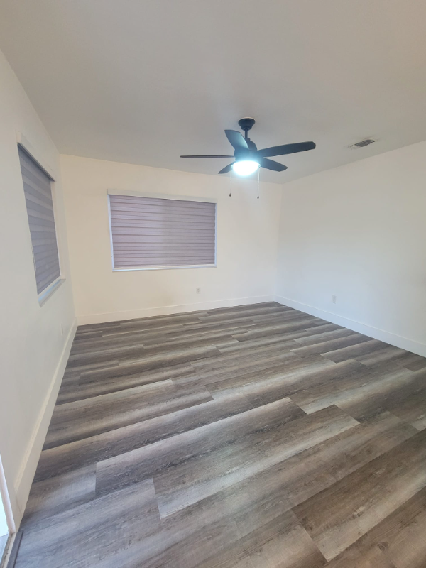 634 W 31st St #634 - Photo 2 of 7