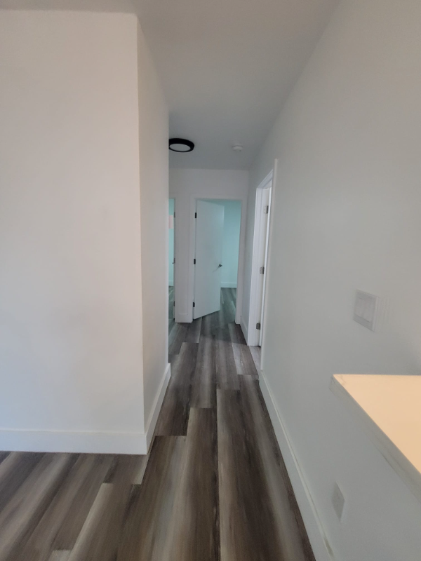 634 W 31st St #634 - Photo 3 of 7