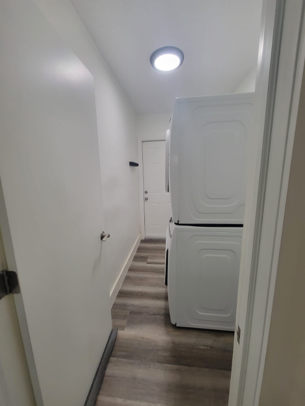 634 W 31st St #634 - Photo 4 of 7