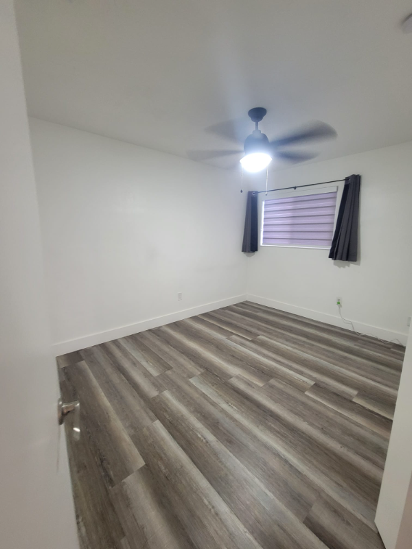 634 W 31st St #634 - Photo 5 of 7