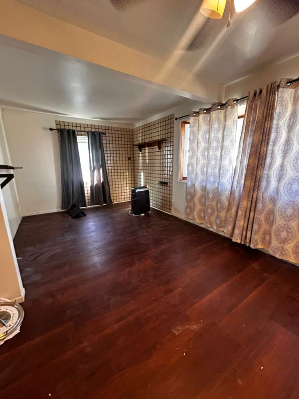 2528 Denmead St - Photo 2 of 6