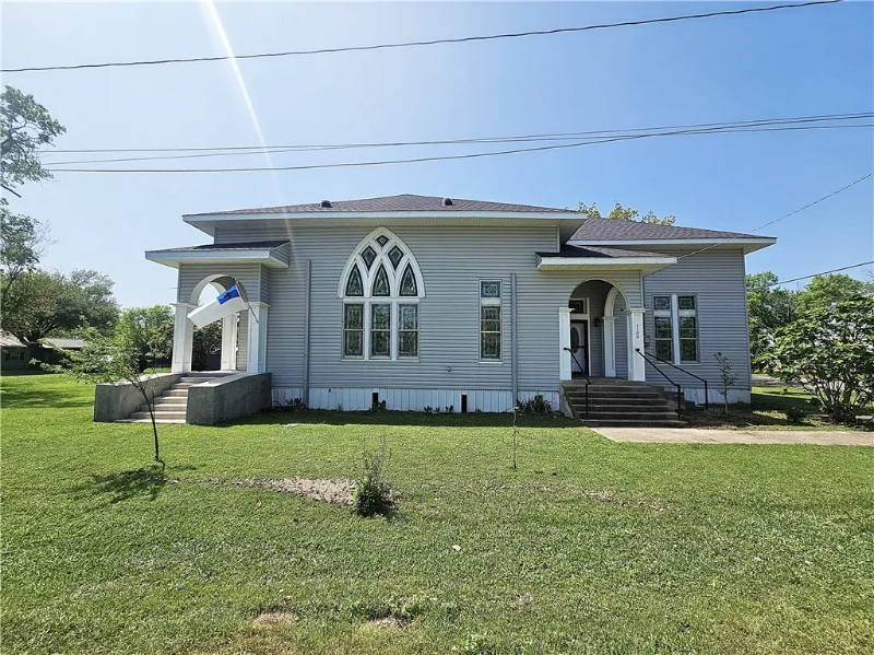 1100 Tyler - Photo 2 of 8