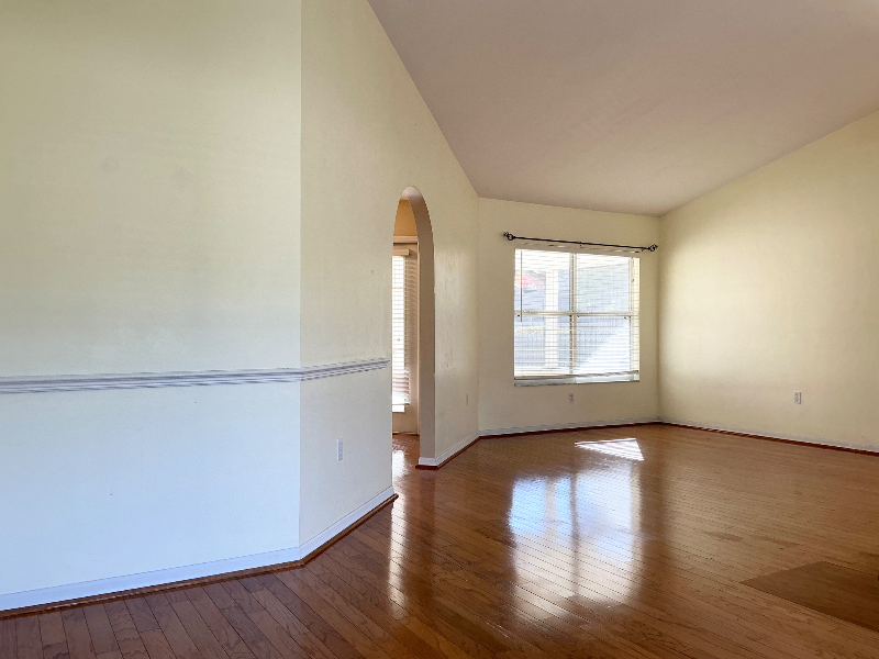 8707 Nw 10th Pl - Photo 5 of 20