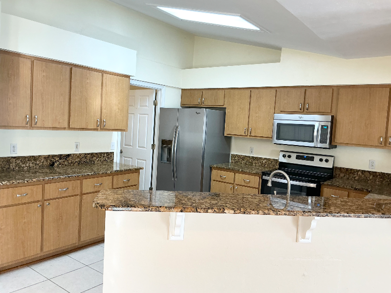 8707 Nw 10th Pl - Photo 7 of 20