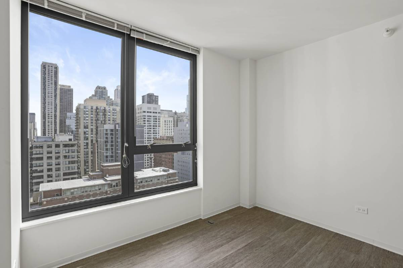 187 W Superior St - Photo 5 of 18