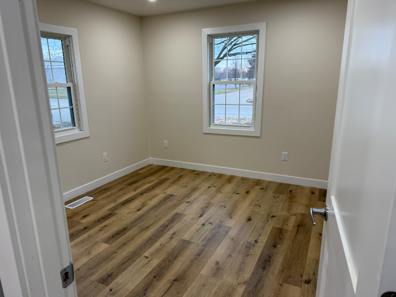 191 Washington St - Photo 6 of 8