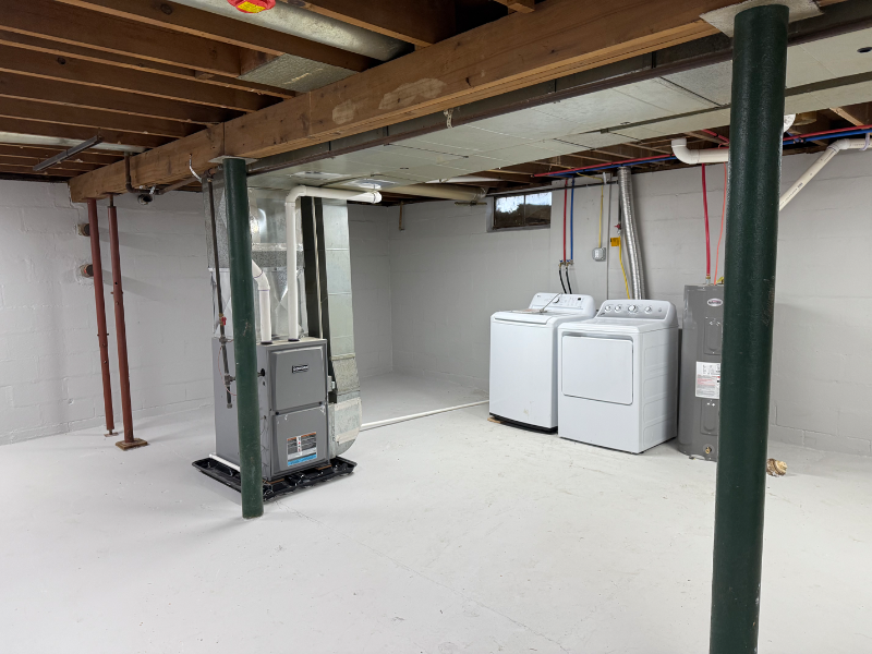 191 Washington St - Photo 7 of 8