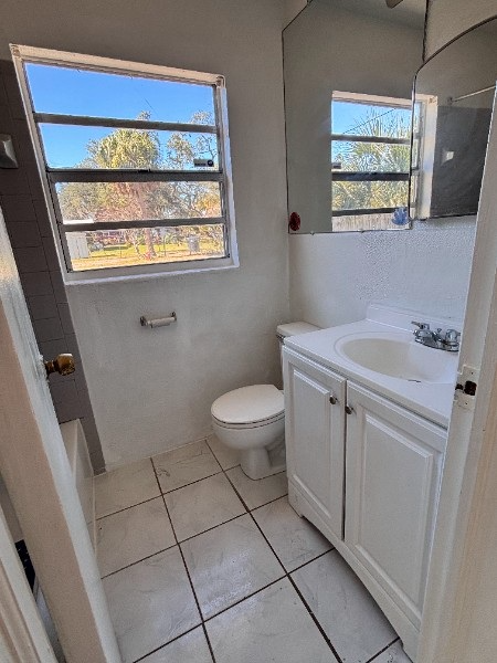 1541 Newark St S - Photo 3 of 13