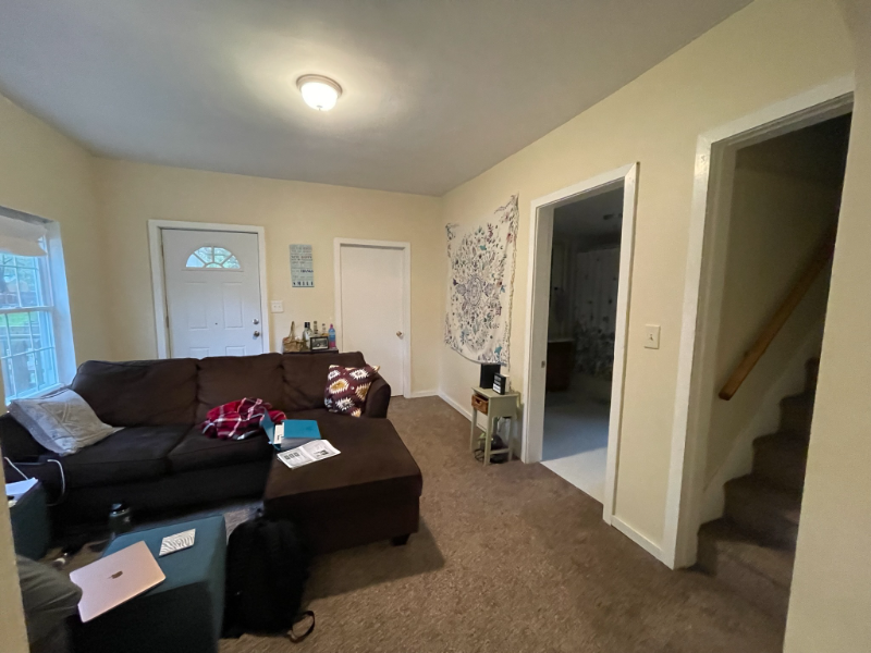 421 Dodge St - Photo 7 of 16