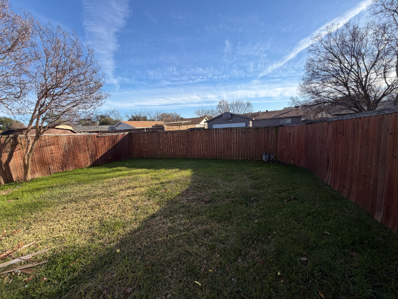 1818 Warwick St - Photo 3 of 16