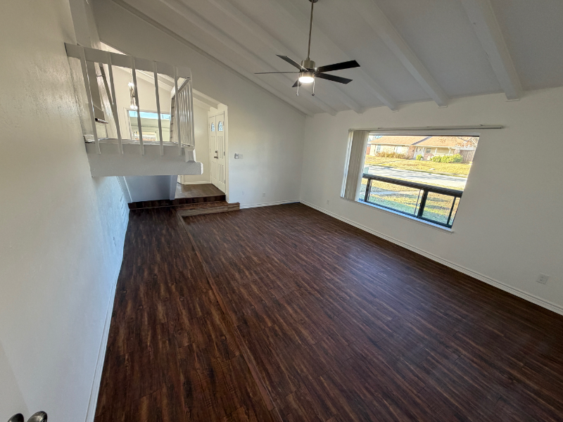 1818 Warwick St - Photo 4 of 16