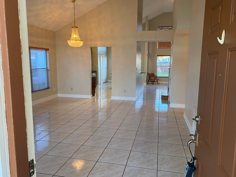 1413 Abberton Dr - Photo 4 of 20