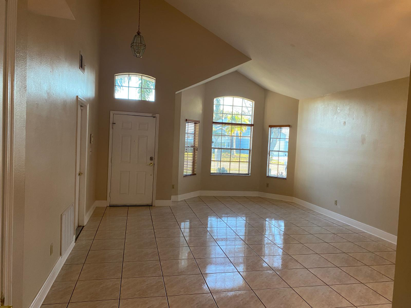 1413 Abberton Dr - Photo 5 of 20