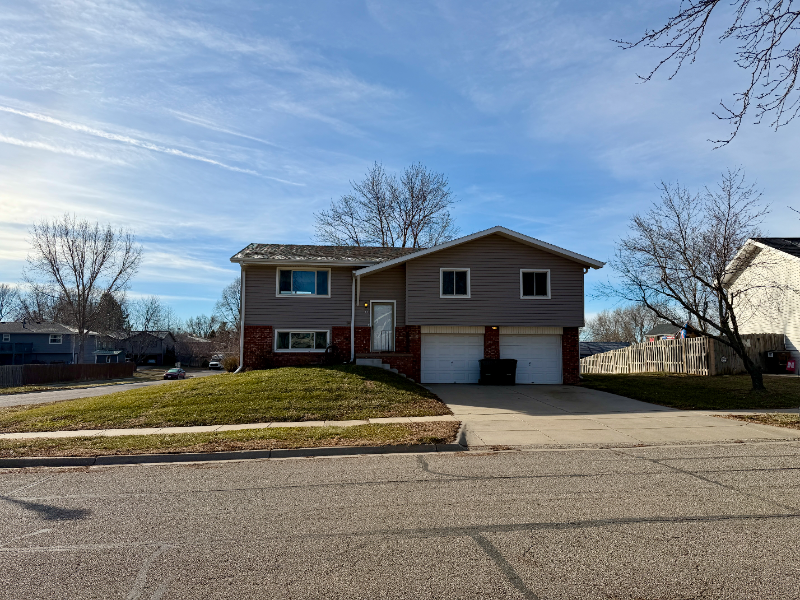 4141 Jacquelyn Dr - Photo 2 of 17