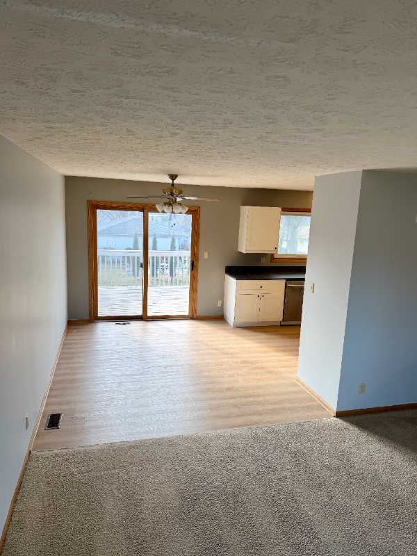 4141 Jacquelyn Dr - Photo 5 of 17