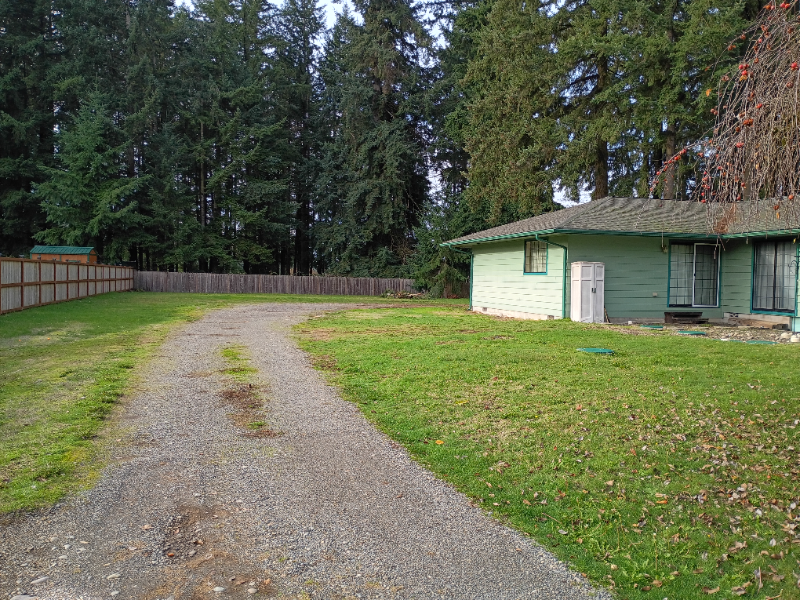 5445 191st Ave Sw - Photo 2 of 14