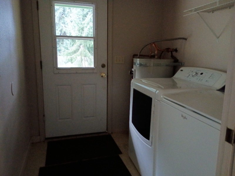 5445 191st Ave Sw - Photo 6 of 14