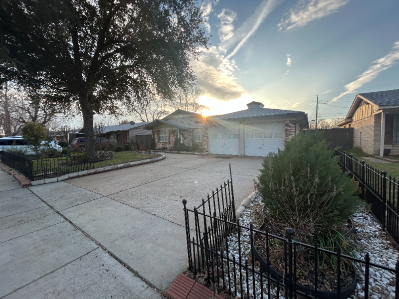 2107 Tecumseh Trce - Photo 2 of 20