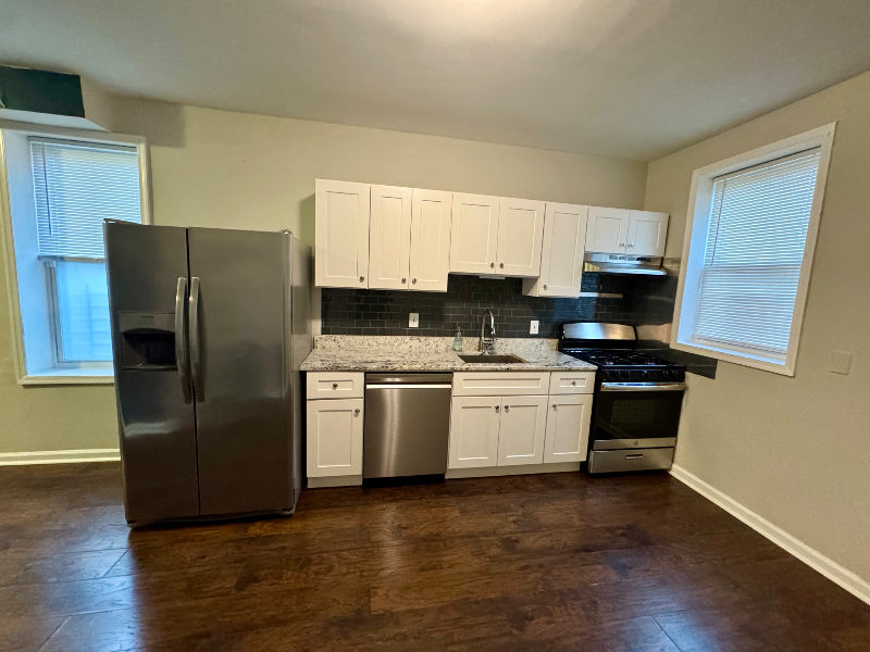 200 N Rose St - Photo 2 of 10