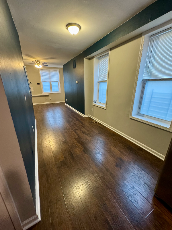 200 N Rose St - Photo 3 of 10