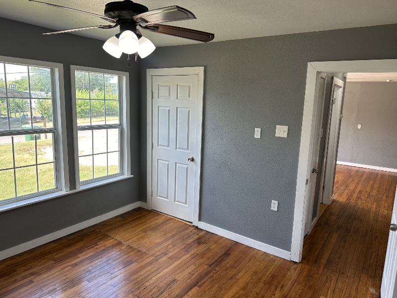 311 Glamis Ave #1 - Photo 3 of 18