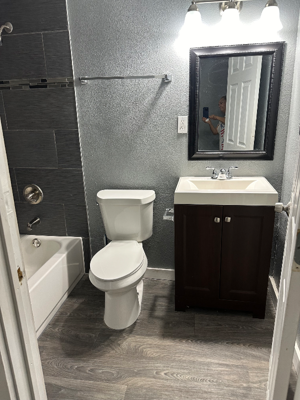 311 Glamis Ave #1 - Photo 4 of 18