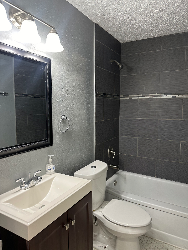 311 Glamis Ave #1 - Photo 6 of 18