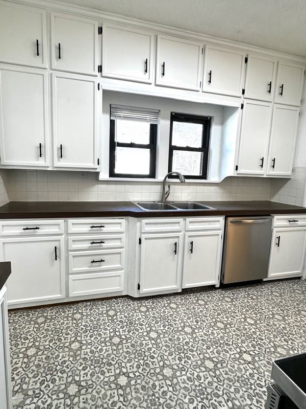 236 S Charles St - Photo 4 of 14