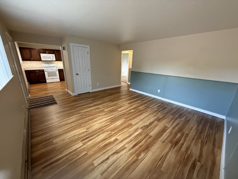 1129 Darby St #D - Photo 2 of 18