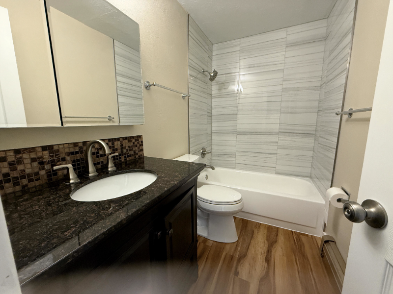 1129 Darby St #D - Photo 4 of 18