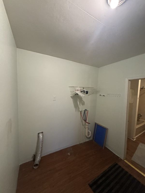 2165 Oakdale Ave - Photo 5 of 8