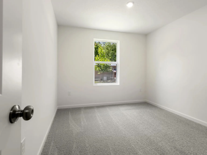 115 E Tiger Lily Ln - Photo 2 of 7