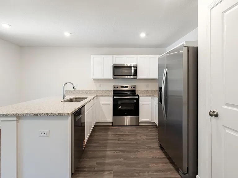 115 E Tiger Lily Ln - Photo 3 of 7