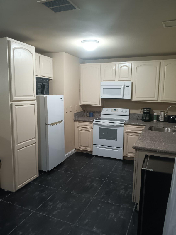 5903 Bromley Ave - Photo 2 of 13