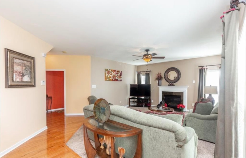 2112 Lindsey Gabriel Dr - Photo 2 of 5