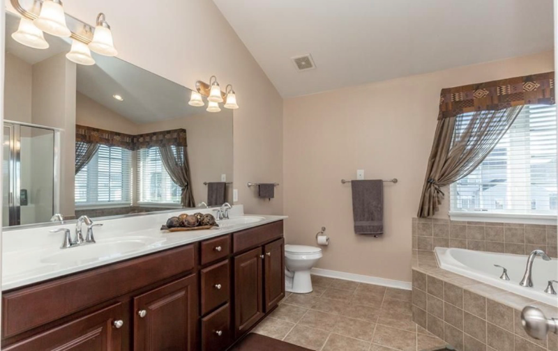 2112 Lindsey Gabriel Dr - Photo 4 of 5